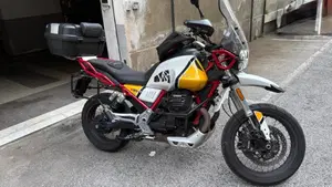 Moto Guzzi V85 TT Evocative Graphics (2019 - 20)  (6)