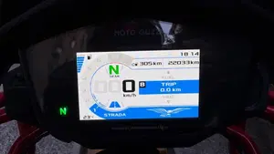 Moto Guzzi V85 TT Evocative Graphics (2019 - 20)  (7)