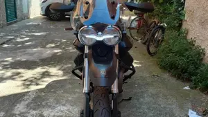 Moto Guzzi V85 TT (2021 - 23)  (4)