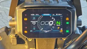 Moto Guzzi Stelvio (2024 - 26)  (7)