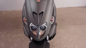 Malaguti F12 Phantom 50 Cat. Racing Life  (3)
