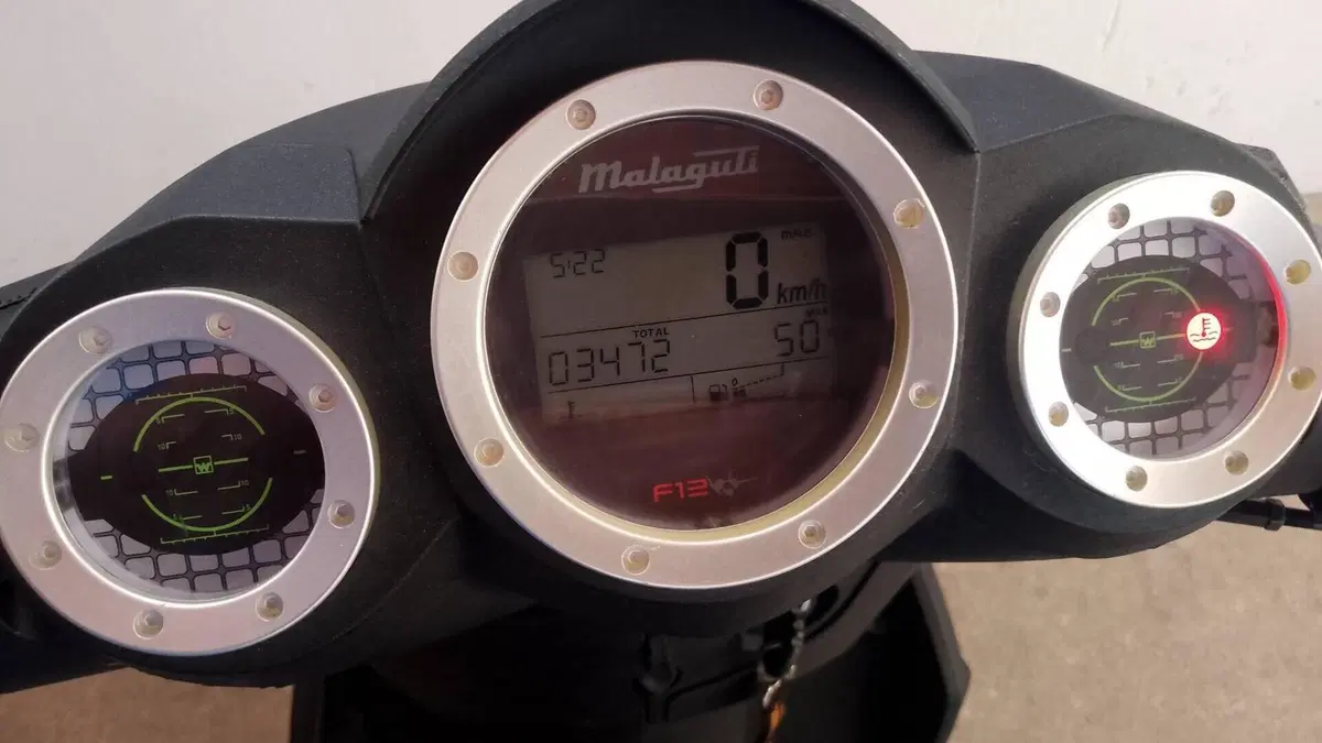Malaguti F12 Phantom 50 Cat. Racing Life  (7)