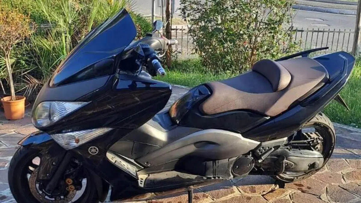Yamaha T-Max 500 (2008 - 12)  (4)