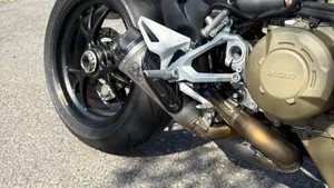 Ducati Streetfighter V4 1100 S (2021 - 22)  (3)