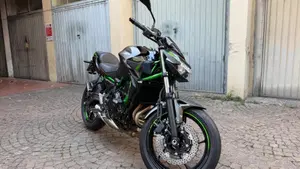 Kawasaki Z 650 Sport (2021 - 24)  (2)