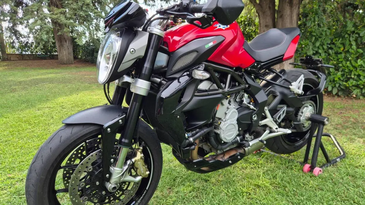 MV Agusta Dragster 800 (2014 - 19)  (4)