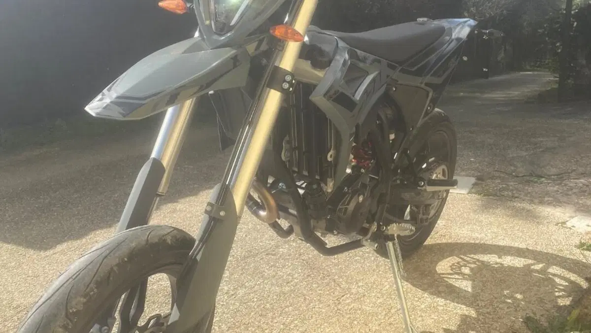 Betamotor RR 125 4T Motard T - X Special Edition (2025 - 26)  (8)