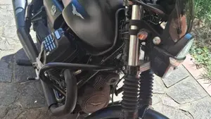 Moto Guzzi V7 Stone (2021 - 24)  (3)