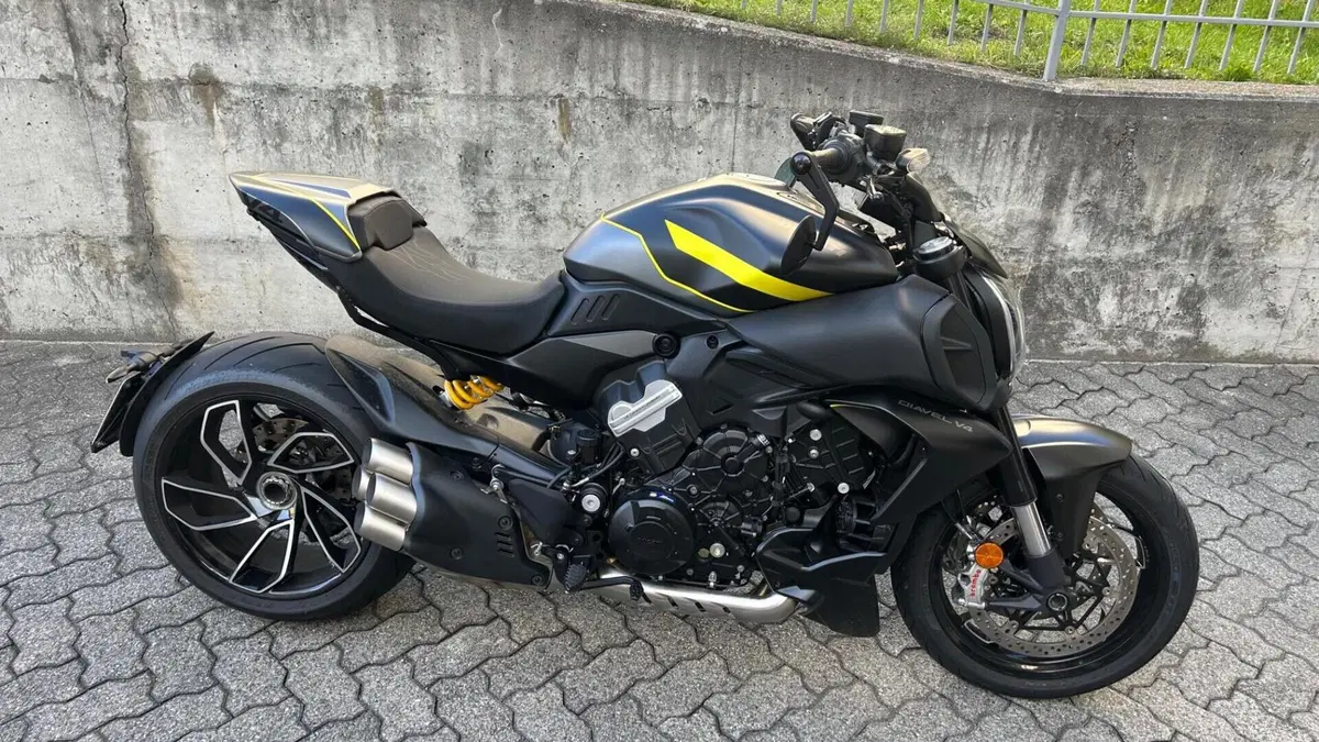 Ducati Diavel V4 (2023 - 26)  (12)