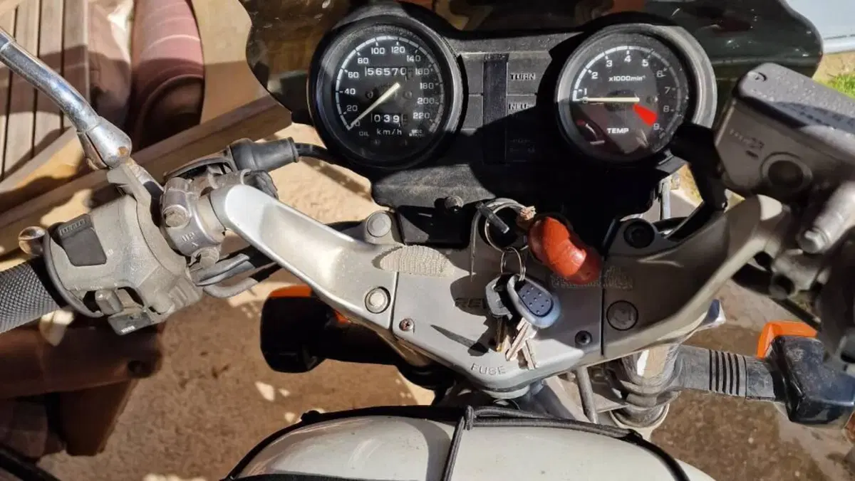 Honda NTV 650 (1988 - 01)  (5)