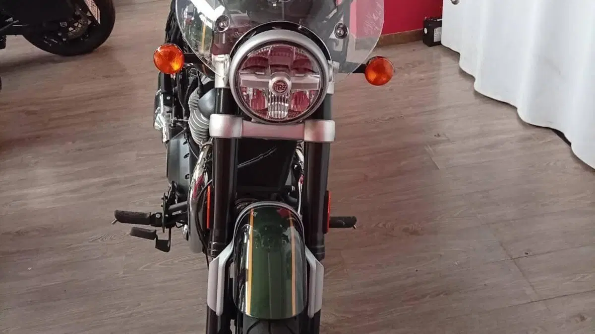 Royal Enfield Super Meteor 650 (2023 - 26)  (2)