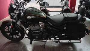 Royal Enfield Super Meteor 650 (2023 - 26)  (3)