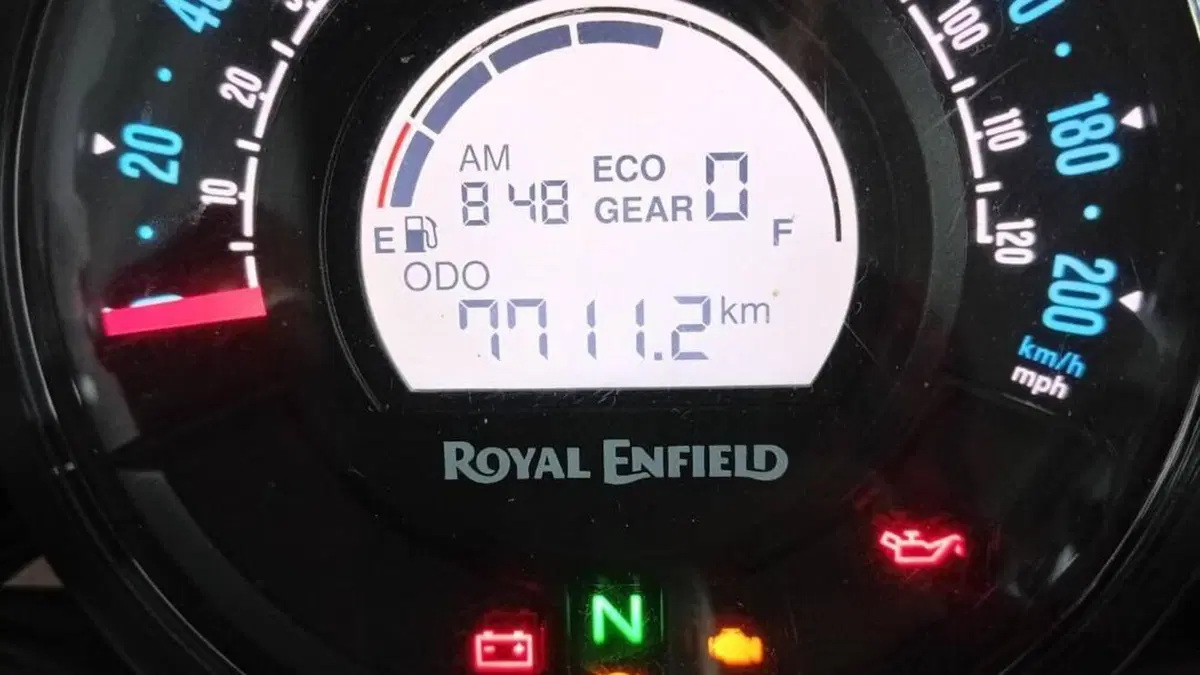 Royal Enfield Super Meteor 650 (2023 - 26)  (4)