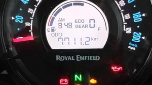 Royal Enfield Super Meteor 650 (2023 - 26)  (4)