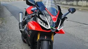 Aprilia RSV4 1100 Factory (2021 - 24)  (8)