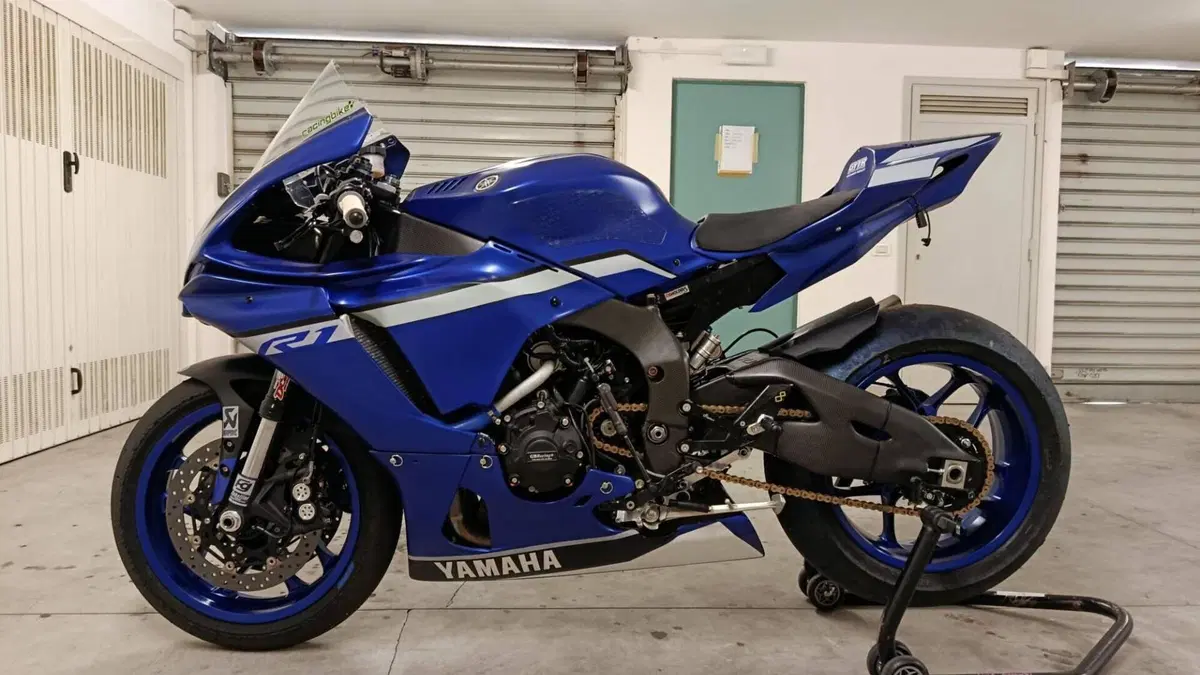Yamaha YZF R1 (2020 - 25) 