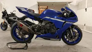 Yamaha YZF R1 (2020 - 25)  (2)