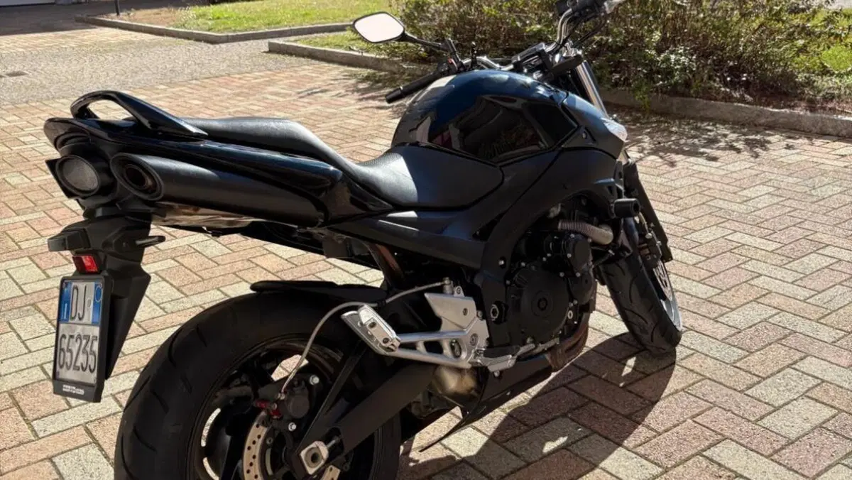 Suzuki GSR 600 (2006 - 11)  (4)