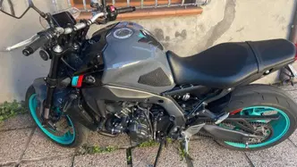 Yamaha MT-09 (2021 - 23) usata