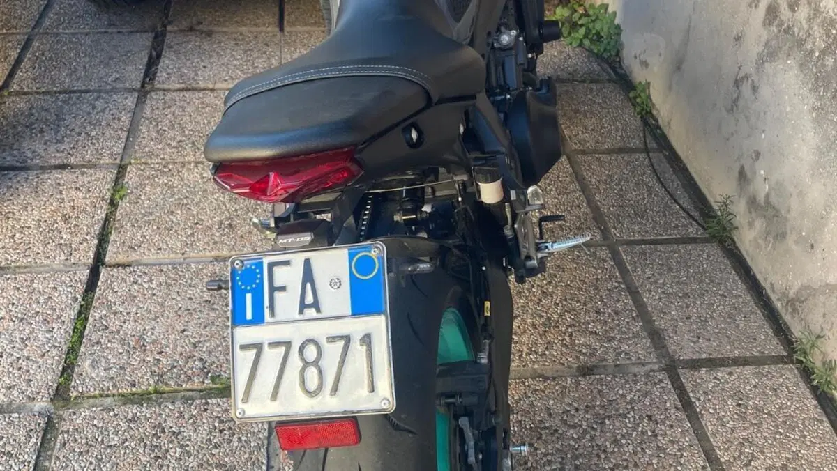 Yamaha MT-09 (2021 - 23)  (2)