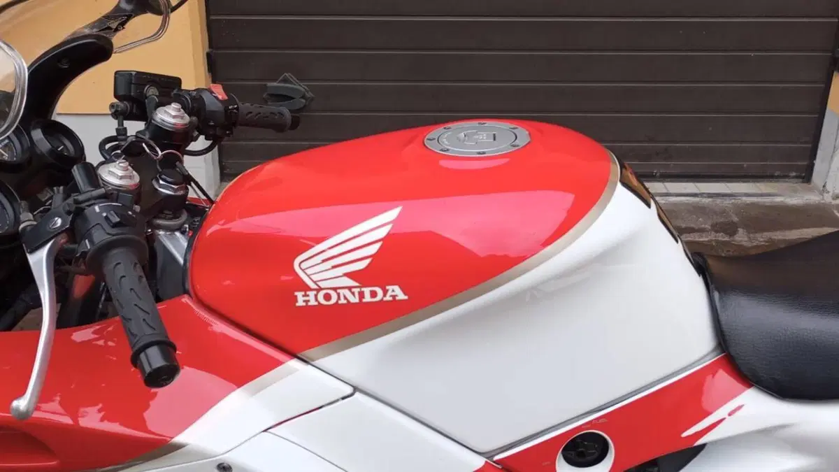 Honda   (8)