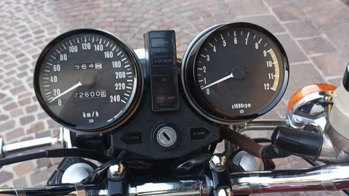Kawasaki   (9)