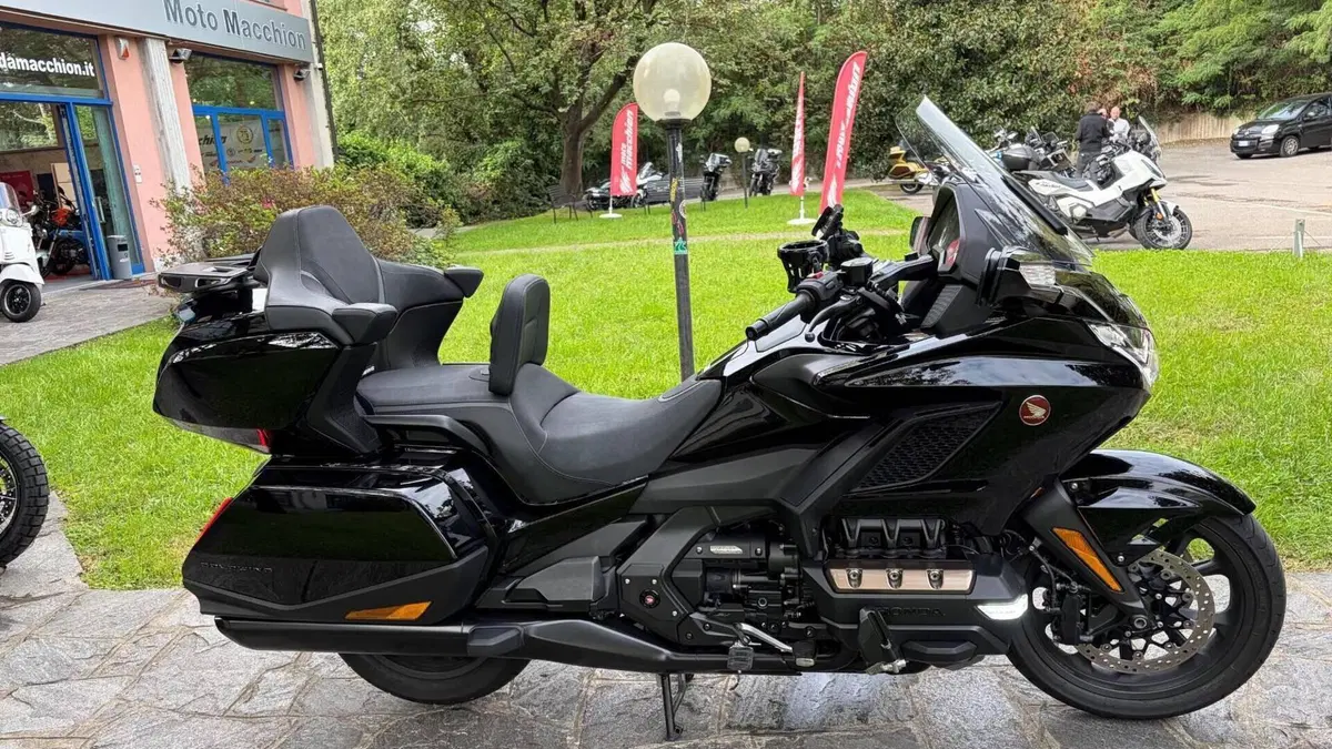 Honda GL 1800 Gold Wing Tour DCT & Airbag (2022 - 24)  (6)