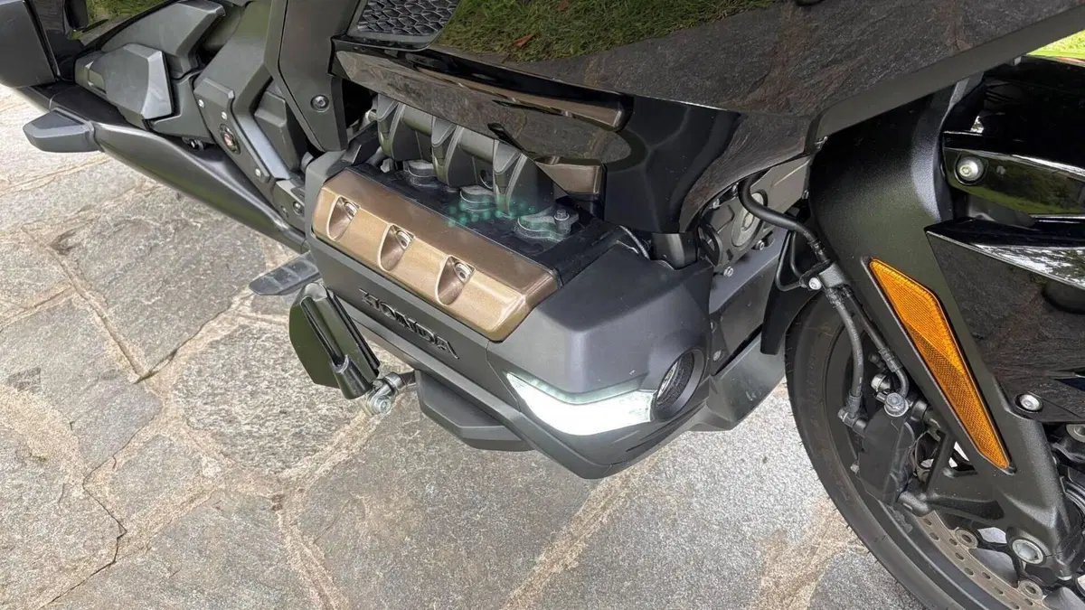 Honda GL 1800 Gold Wing Tour DCT & Airbag (2022 - 24)  (7)