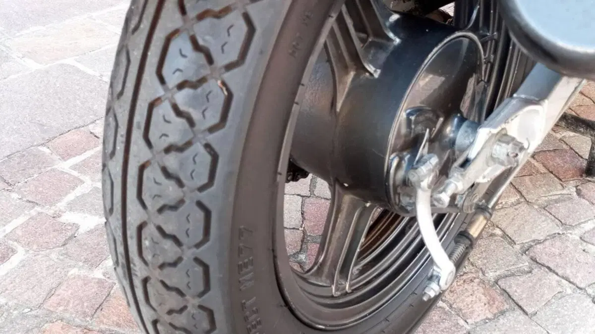 Kawasaki   (6)