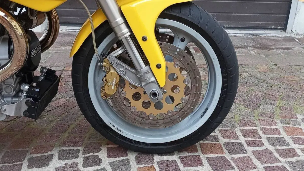 Moto Guzzi   (19)