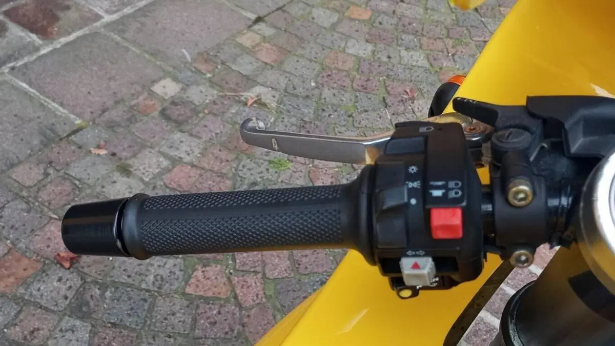 Moto Guzzi   (20)
