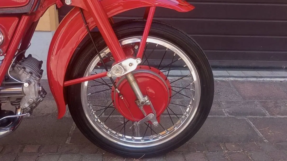 Moto Guzzi   (15)