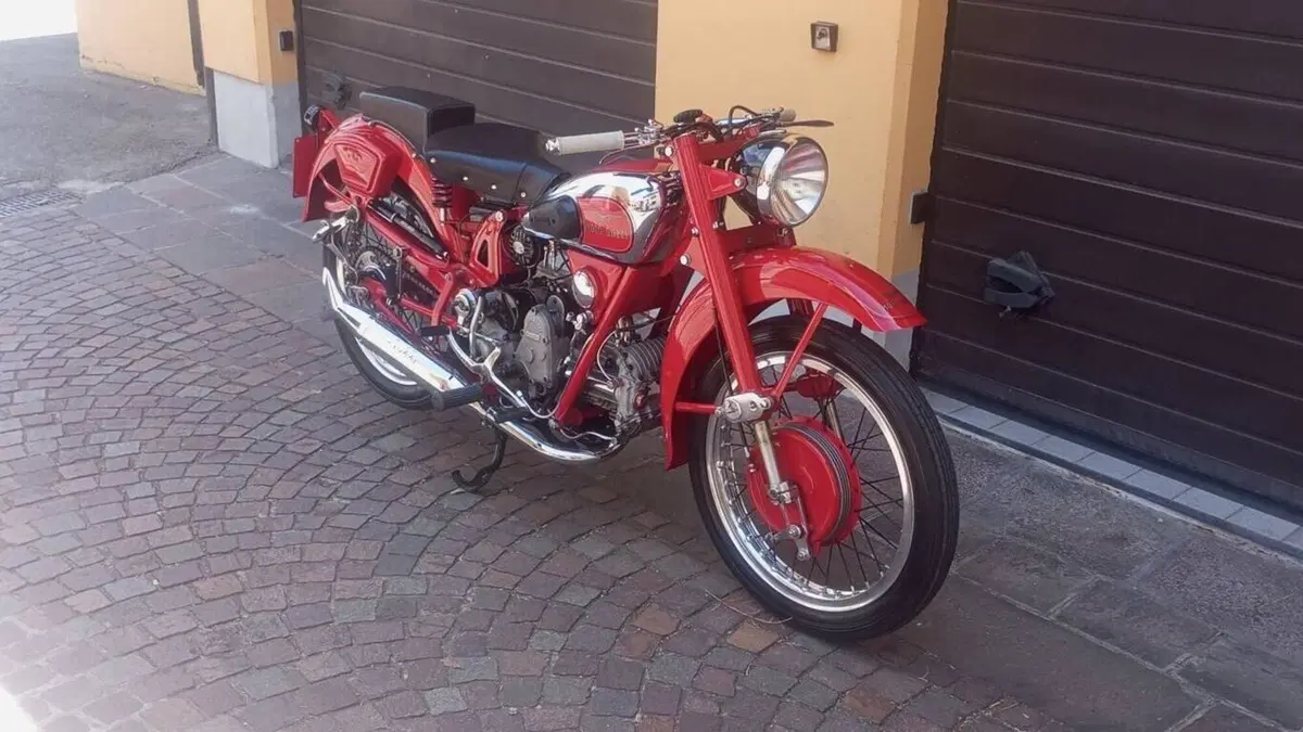 Moto Guzzi   (19)