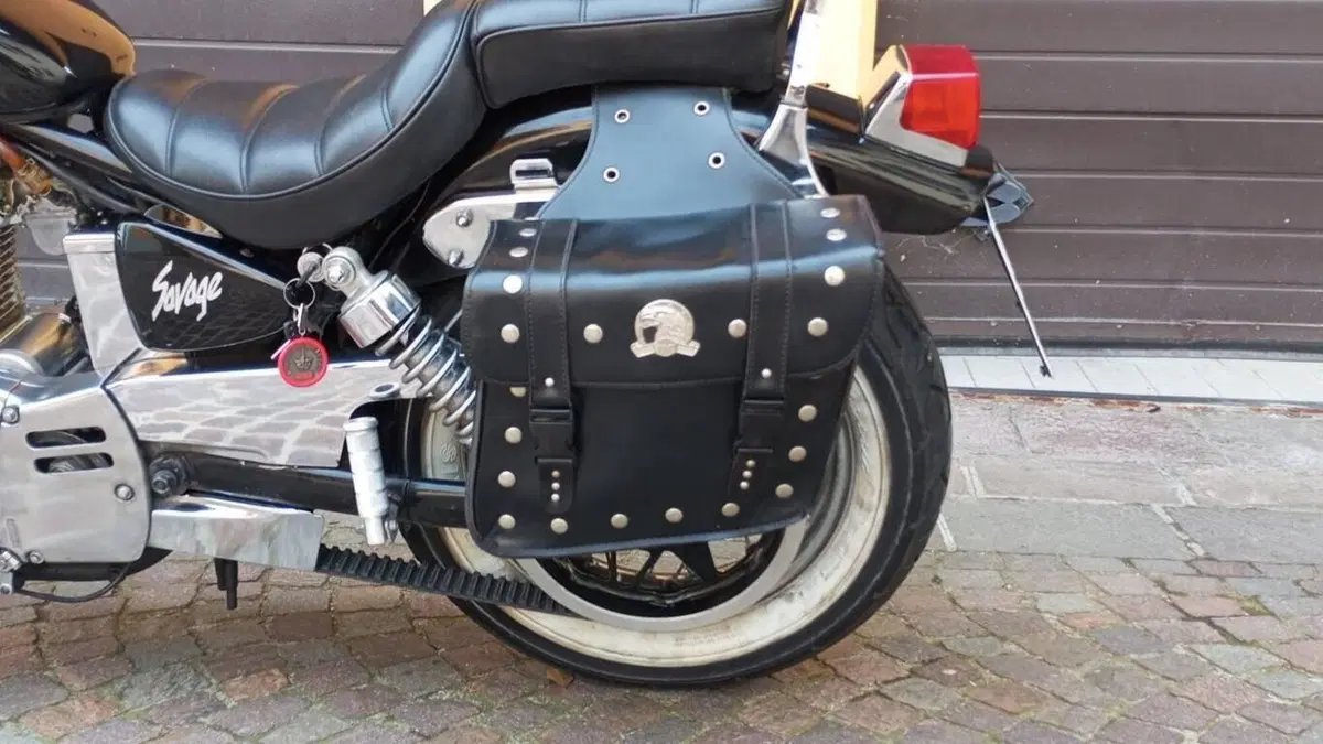 Suzuki   (7)