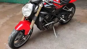 MV Agusta Brutale 910 S (2005 - 11)  (3)