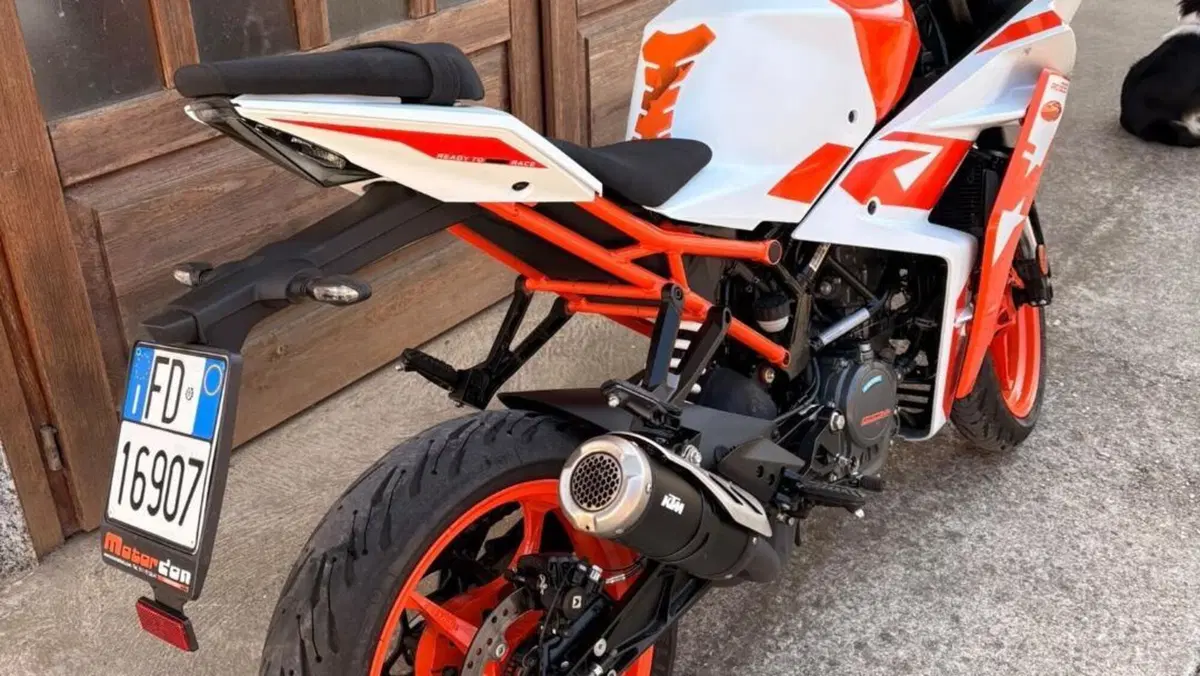 KTM RC 125 (2022 - 26)  (4)