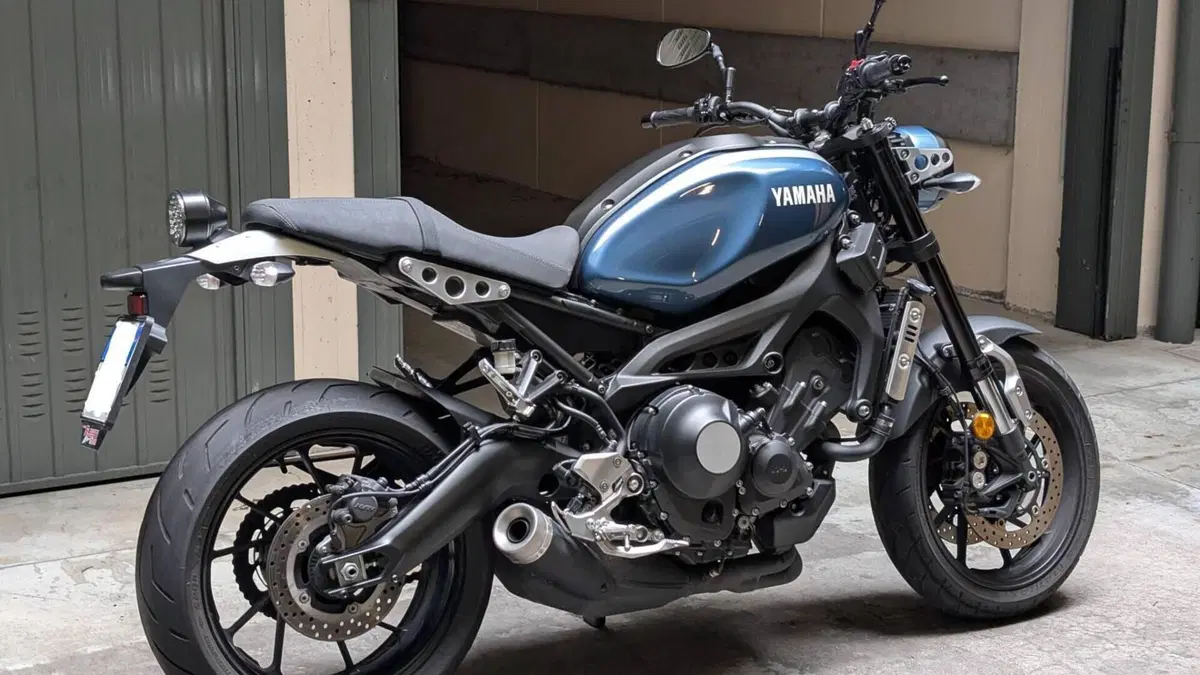 Yamaha XSR 900 ABS (2016 - 20)  (2)