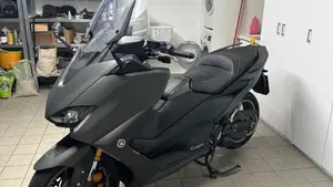 Yamaha T-Max 560 Tech Max (2020) 