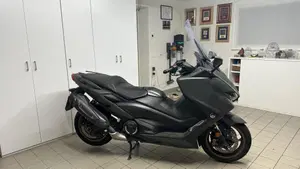 Yamaha T-Max 560 Tech Max (2020)  (2)