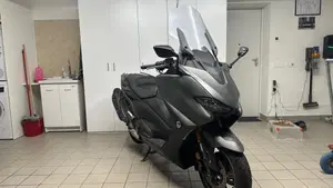 Yamaha T-Max 560 Tech Max (2020)  (3)