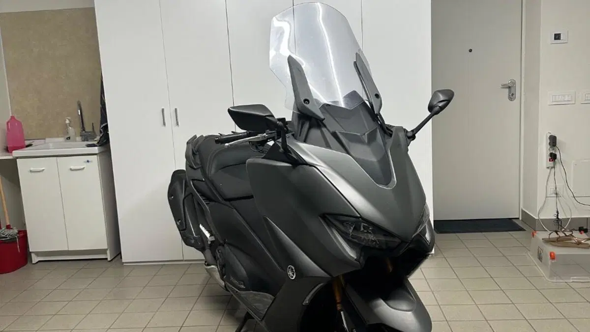 Yamaha T-Max 560 Tech Max (2020)  (4)