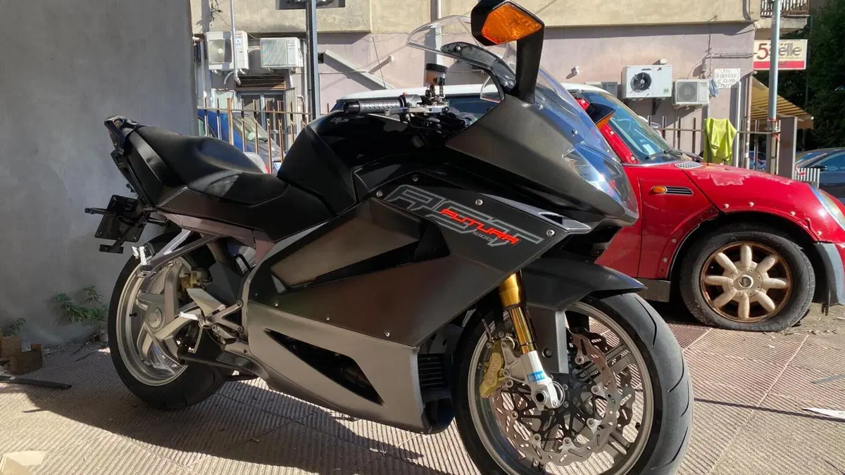 Aprilia RST 1000 Futura (2001 - 04)  (4)