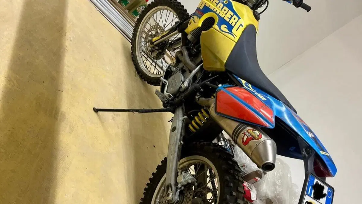 Husaberg FE 550 E  (2)