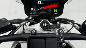 Bmw R 1250 R (2021 - 25)  (3)