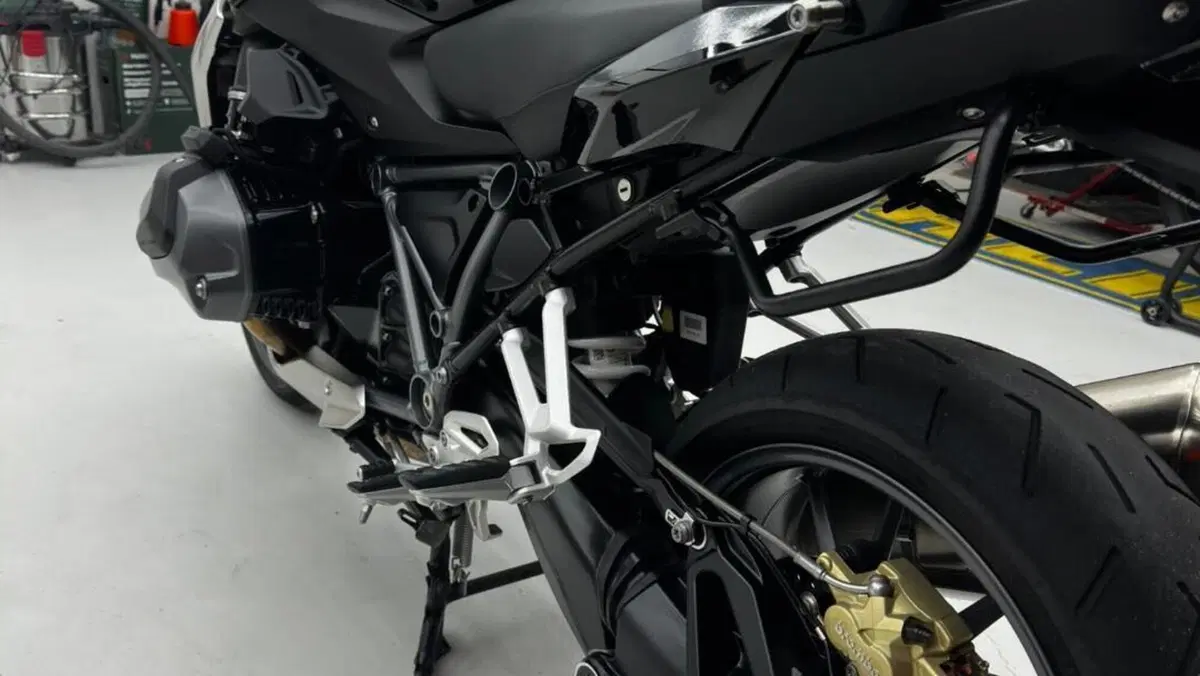 Bmw R 1250 R (2021 - 25)  (5)