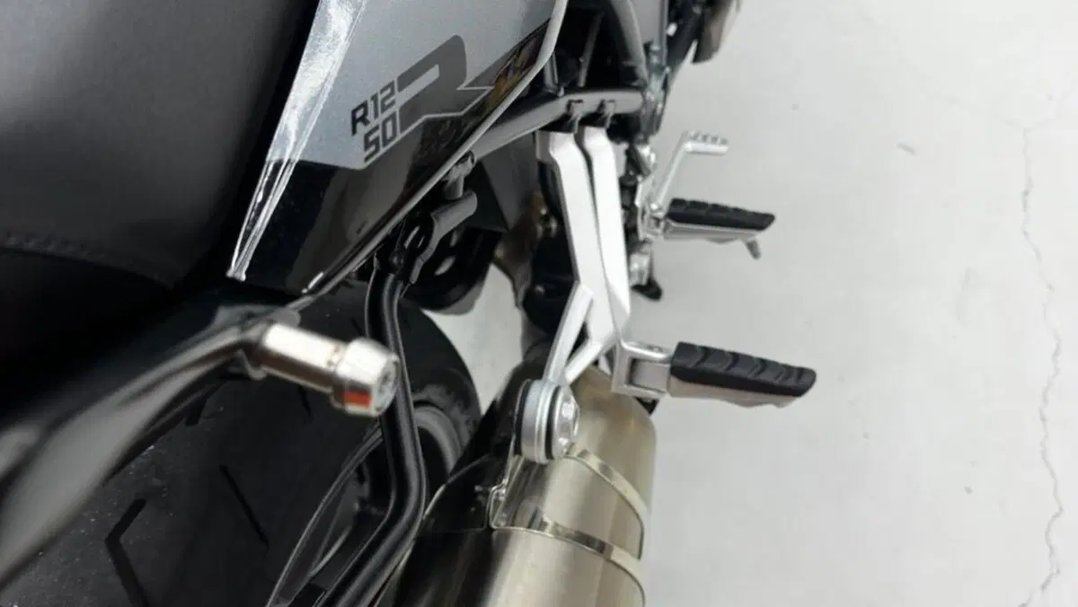 Bmw R 1250 R (2021 - 25)  (10)