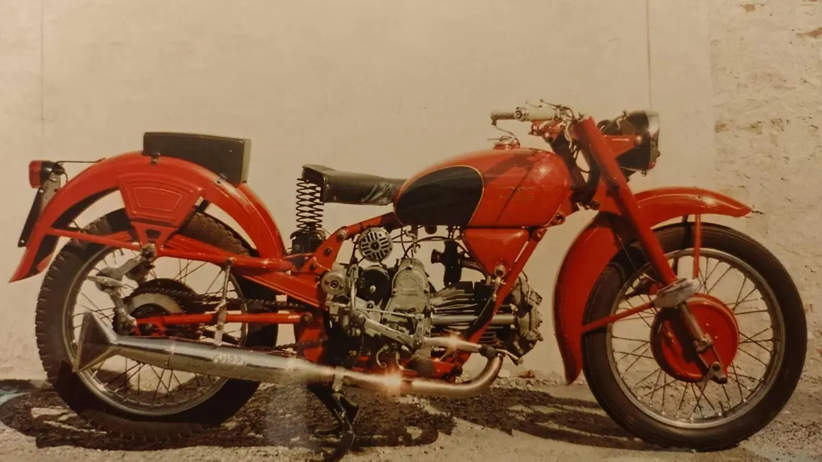 Moto Guzzi   (2)