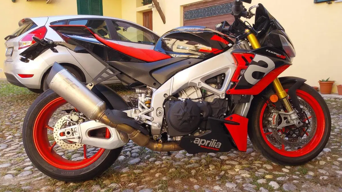Aprilia Tuono V4 Factory (2021 - 24)  (3)