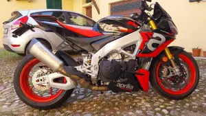 Aprilia Tuono V4 Factory (2021 - 24)  (3)
