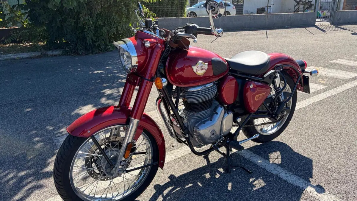 Royal Enfield Classic 350 (2021 - 26)  (2)